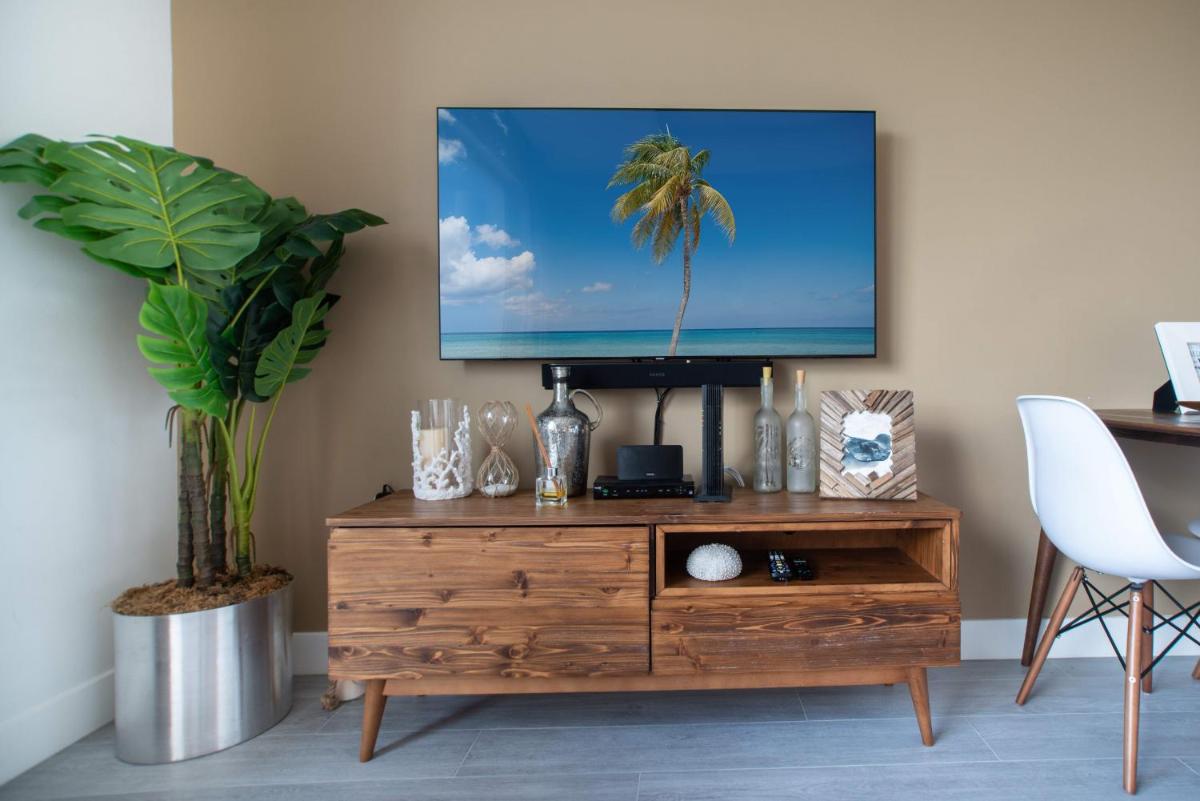 Luxury 1 bed apartment near Seven Mile Beach at The Grove - Villa Nature Bliss - Housity