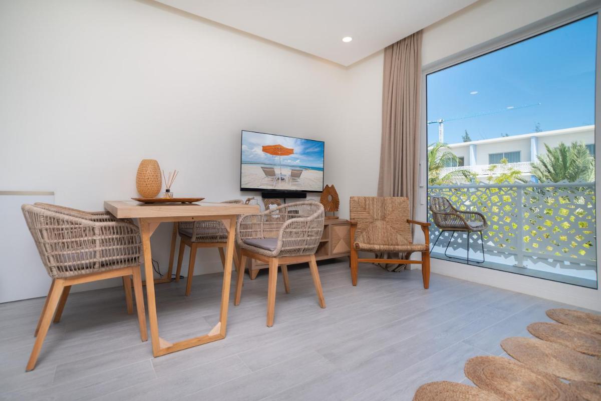 Luxury 1 bed apartment near Seven Mile Beach at The Grove - Villa Zen - Housity