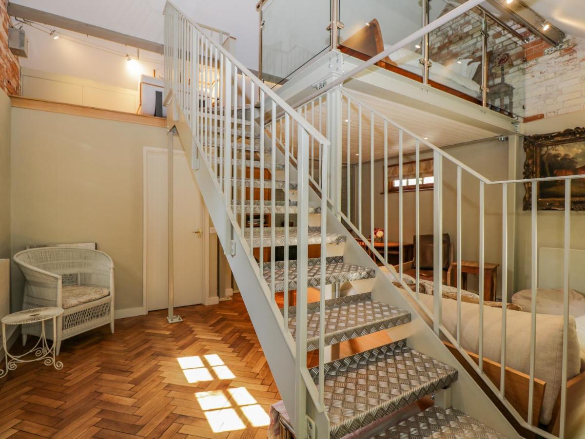 The Studio - Housity