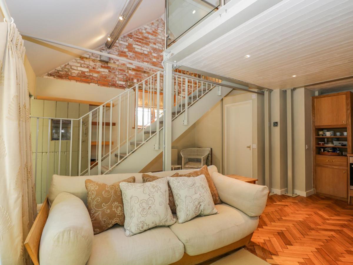 The Studio - Housity