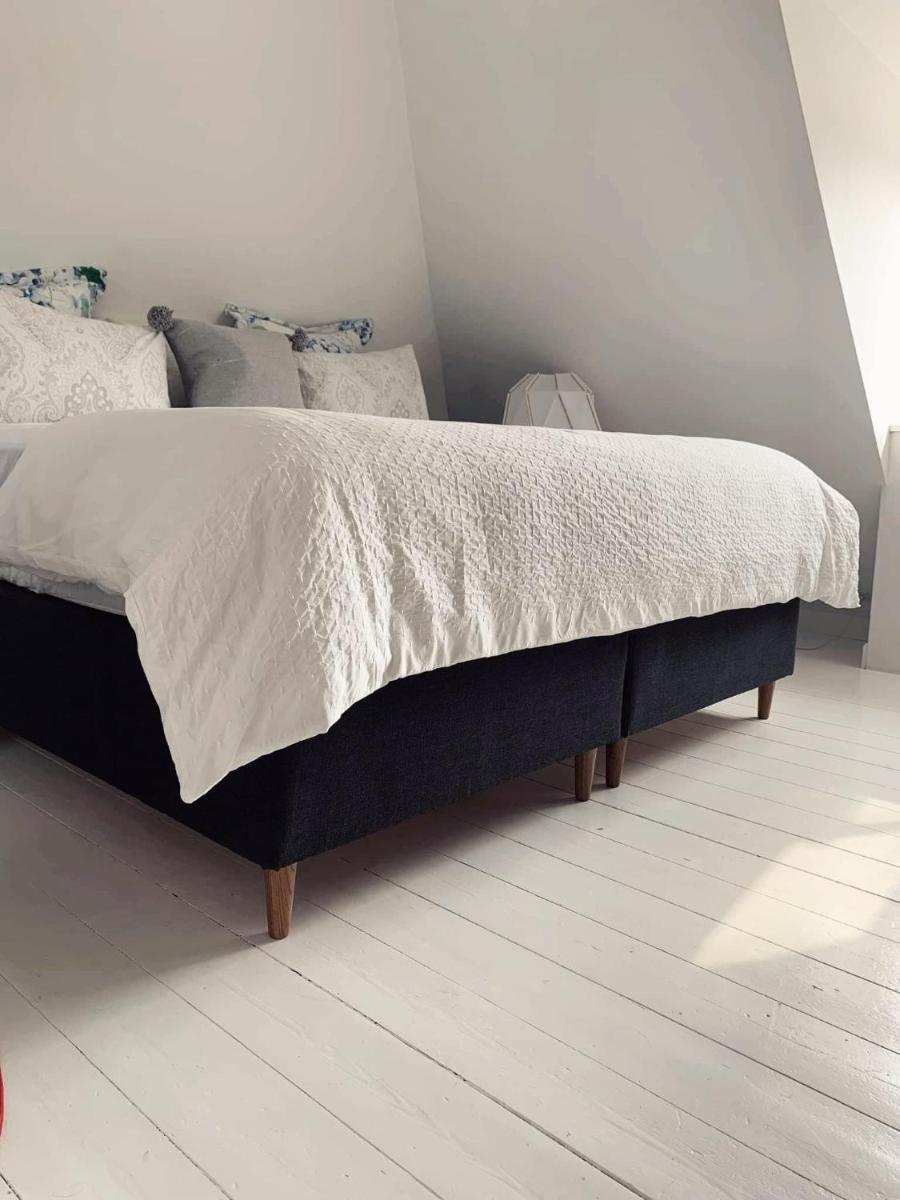 Room in a Danish cottage with garden view, 10 min to CPH - Housity