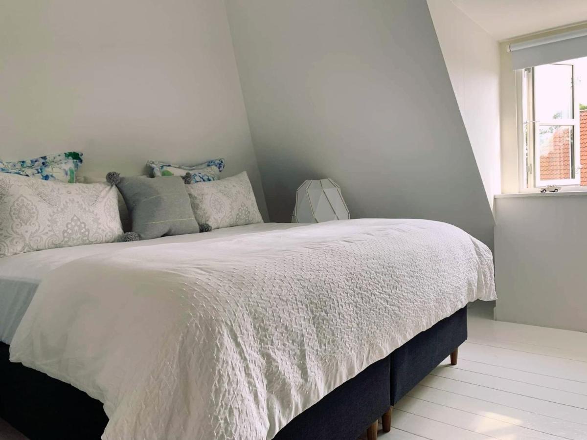 Room in a Danish cottage with garden view, 10 min to CPH - Housity