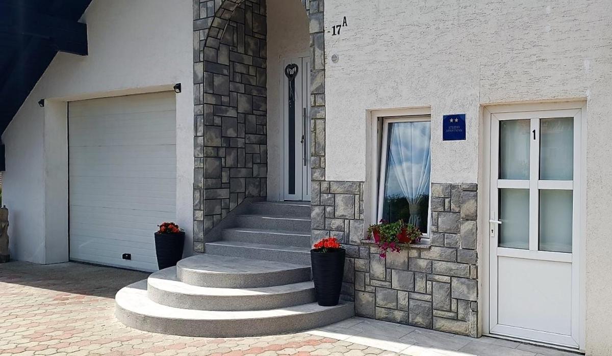 Studio Apartman Brletić - Housity