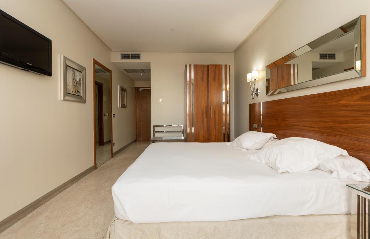 Gran Hotel Corona Sol - Housity