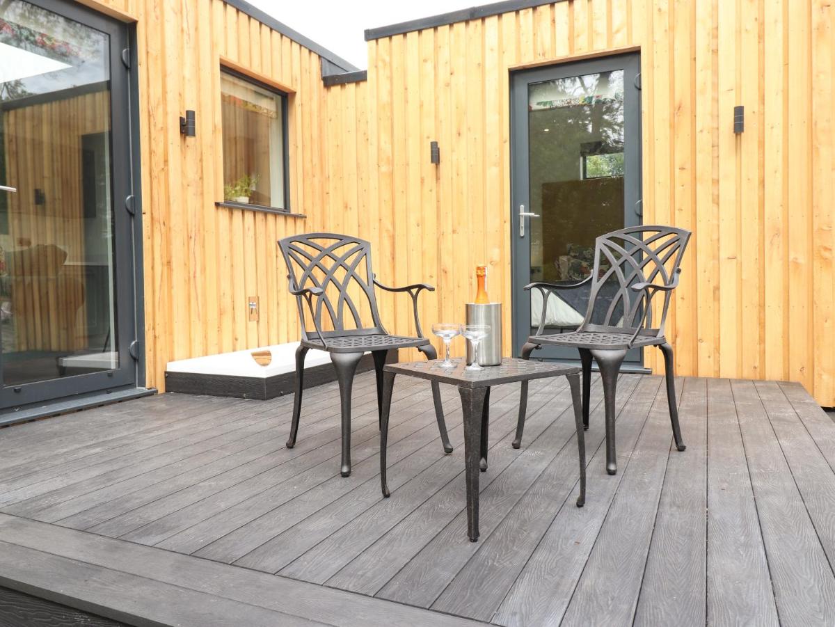 Brow Wood Cabin - Housity