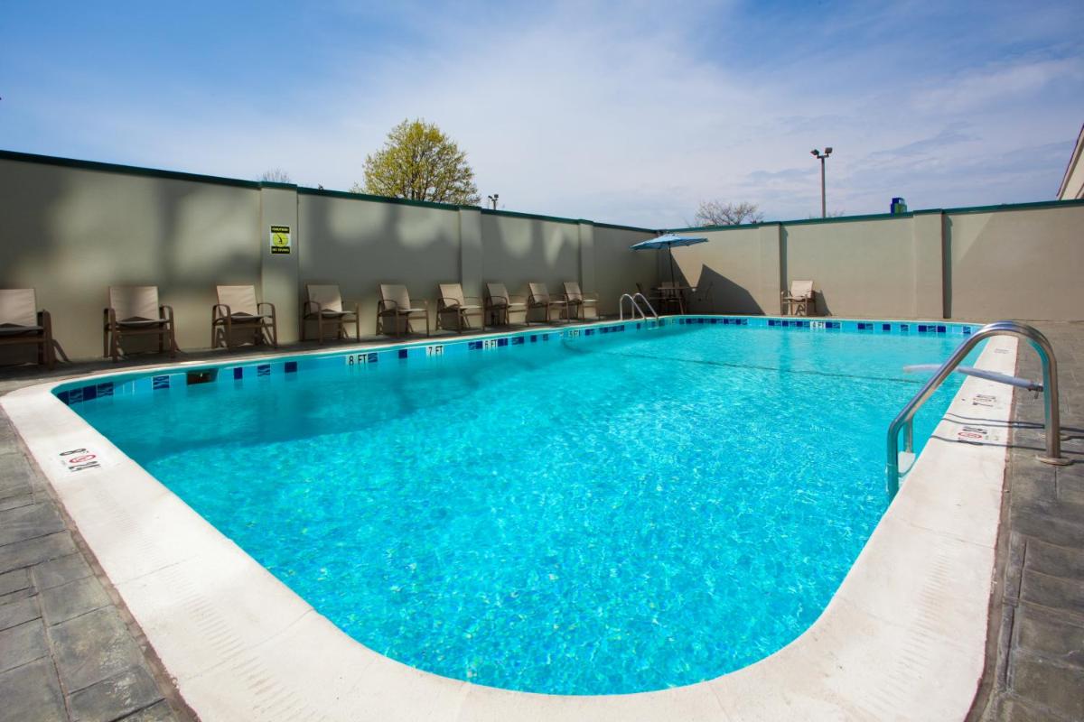 Holiday Inn Express Washington DC SW - Springfield, an IHG Hotel - Housity