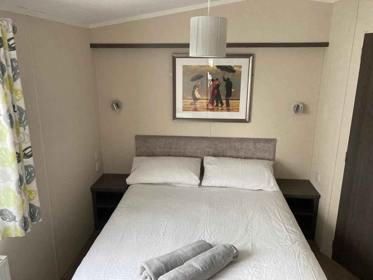 Bumblebee Lodge - Housity