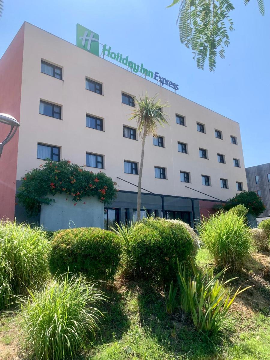 Holiday Inn Express - Marseille Airport, an IHG Hotel - Housity