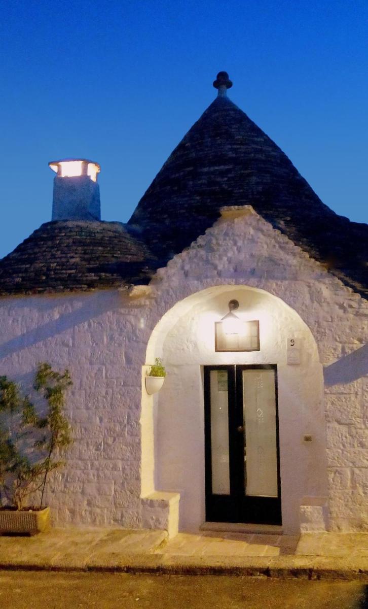Miratrulli Apartment & Trullo dell'Aia - Housity