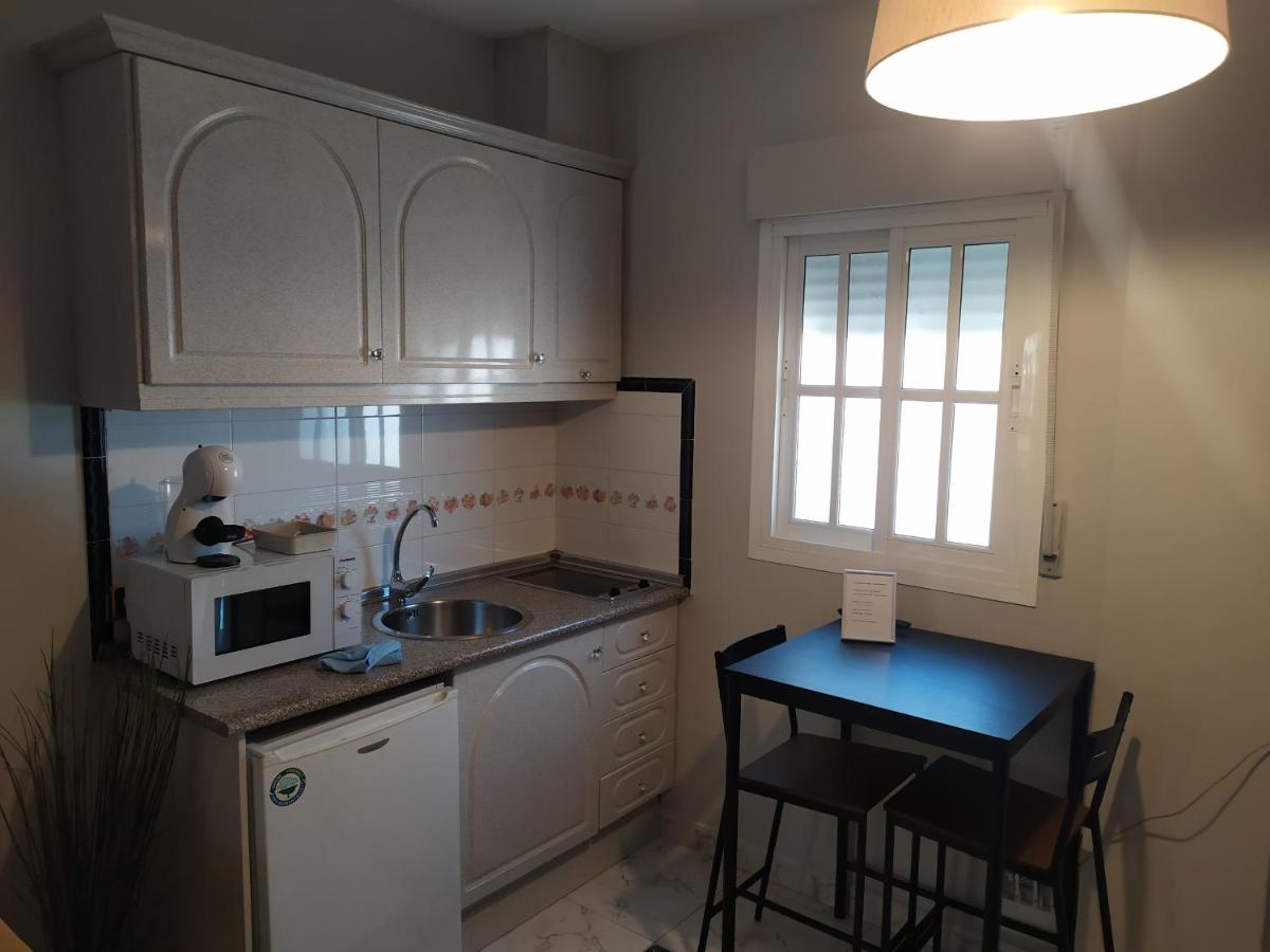 La Palmera Rooms - Housity