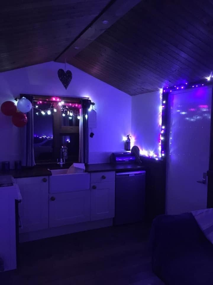 Croft B&B Accommodation With Hot Tub - Housity