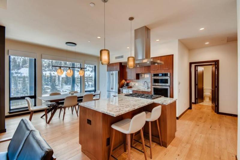 Luxury 1 Bedroom Mountain Vacation Rental In The Heart Of Lionshead Village In Vail - Housity