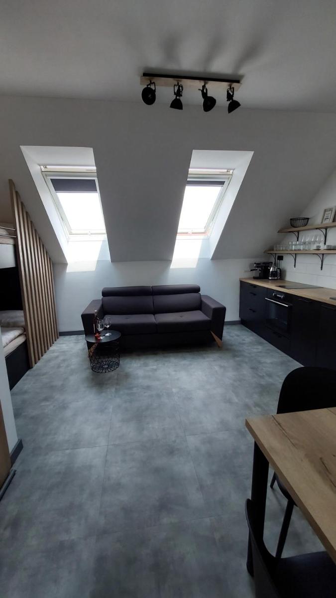 Apartmán Po schodech nahoru - Housity