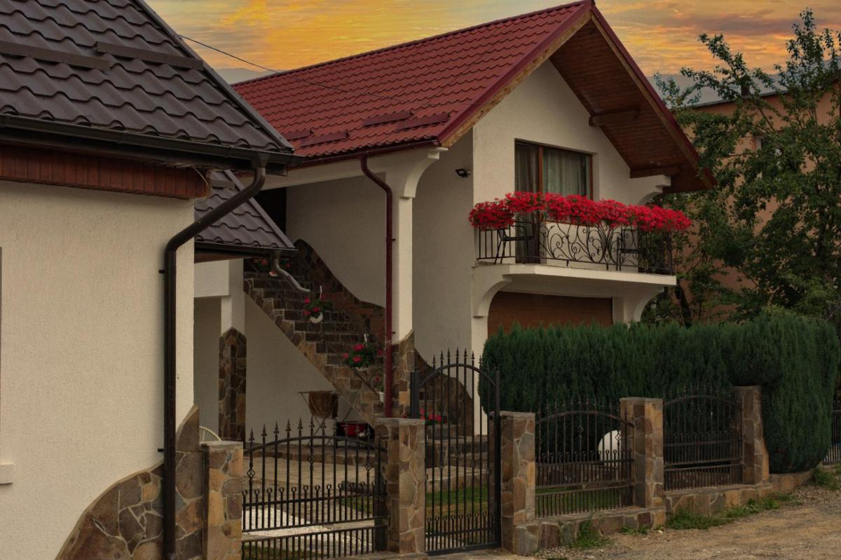 Casa Ade - Housity