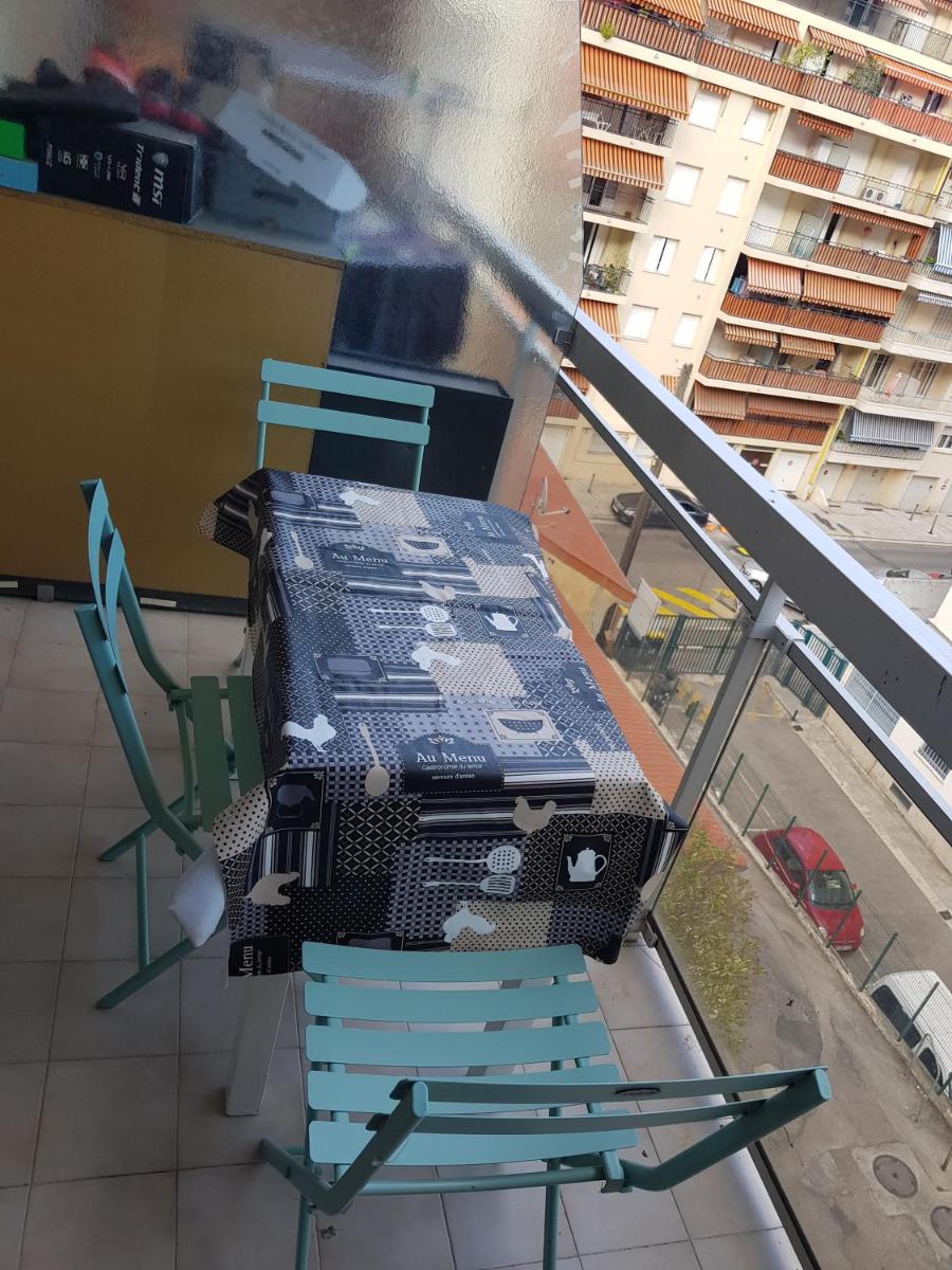 studio 3 personnes proche tram et bus - Housity