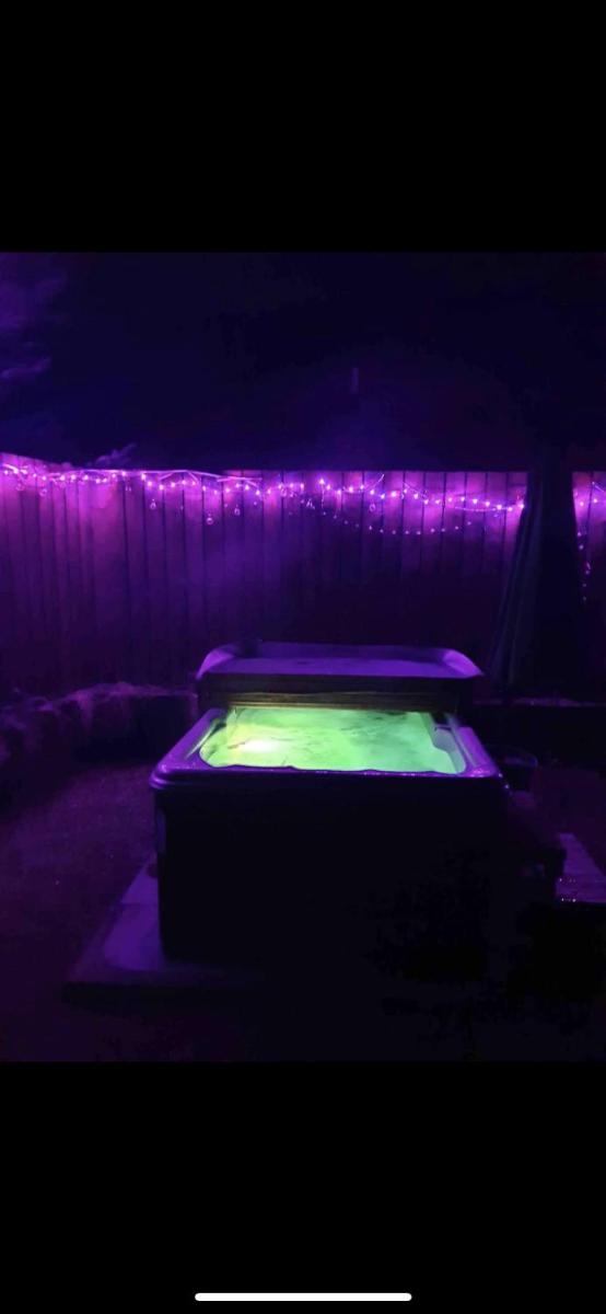 Bankhead Accommodation with Hot Tub in Aberdeenshire - Housity