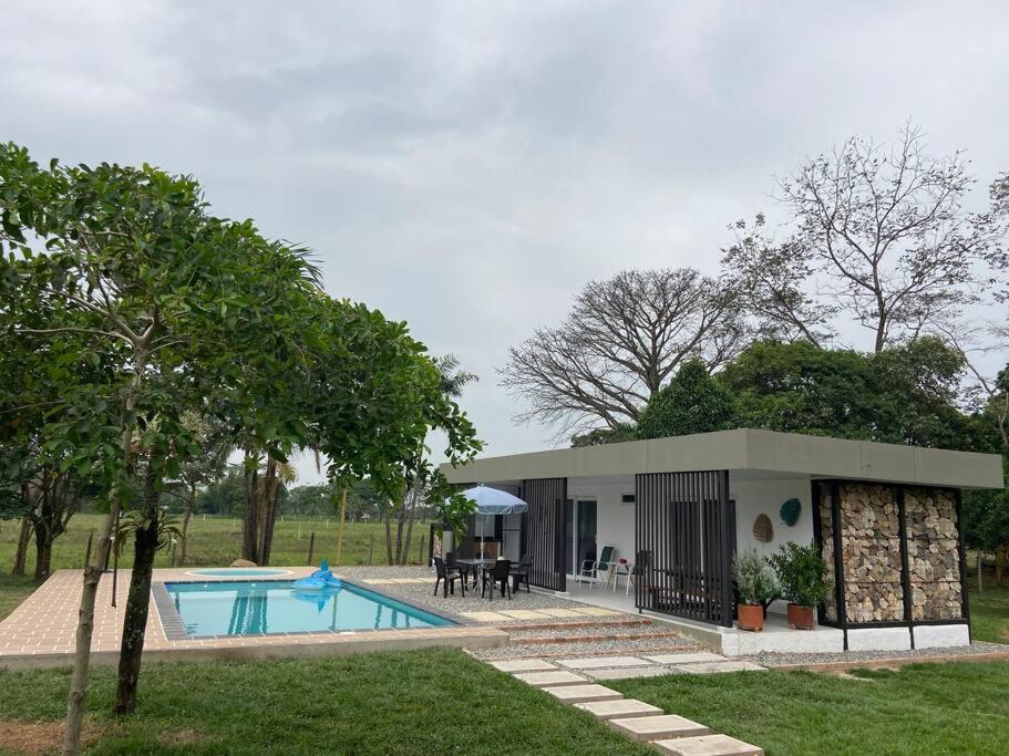 Villa Sandra - Casa de campo, Acacias- Guamal - Housity