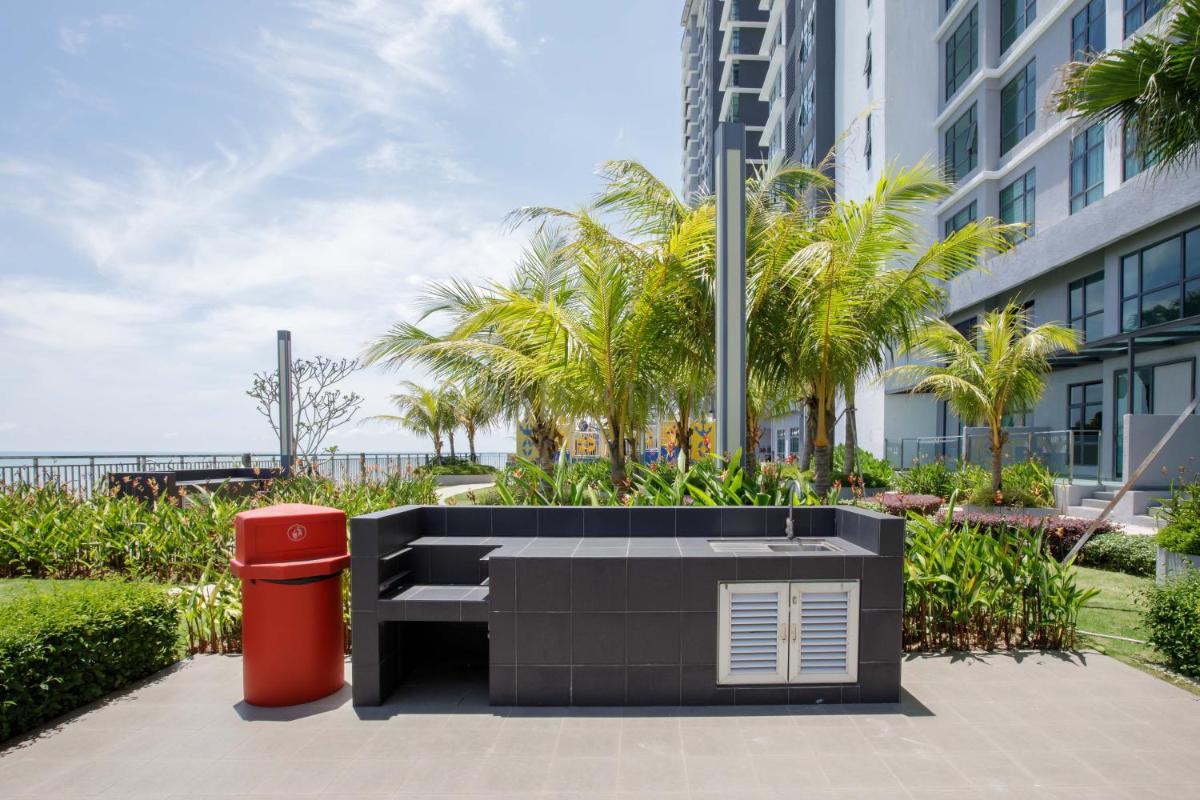 AISI3 Studio Seaview at Tanjung Lumpur - Housity
