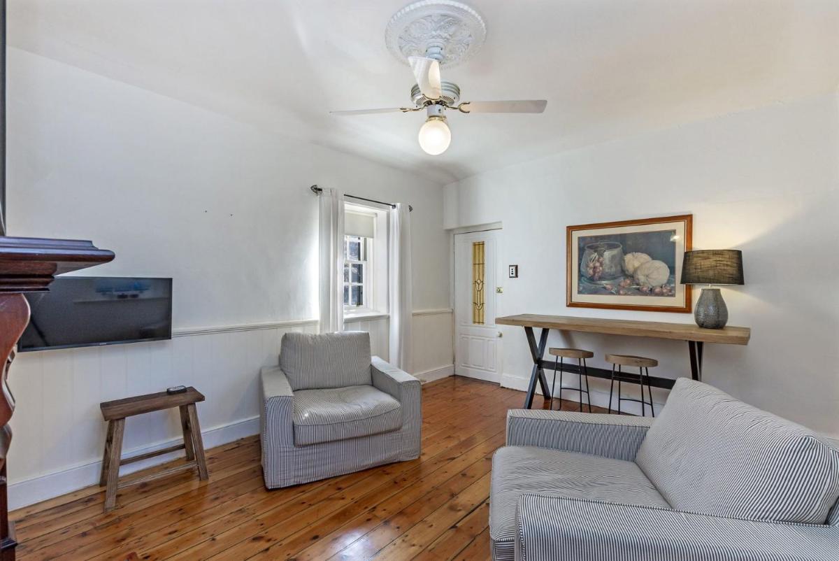 Pea Soup Cottage - Housity