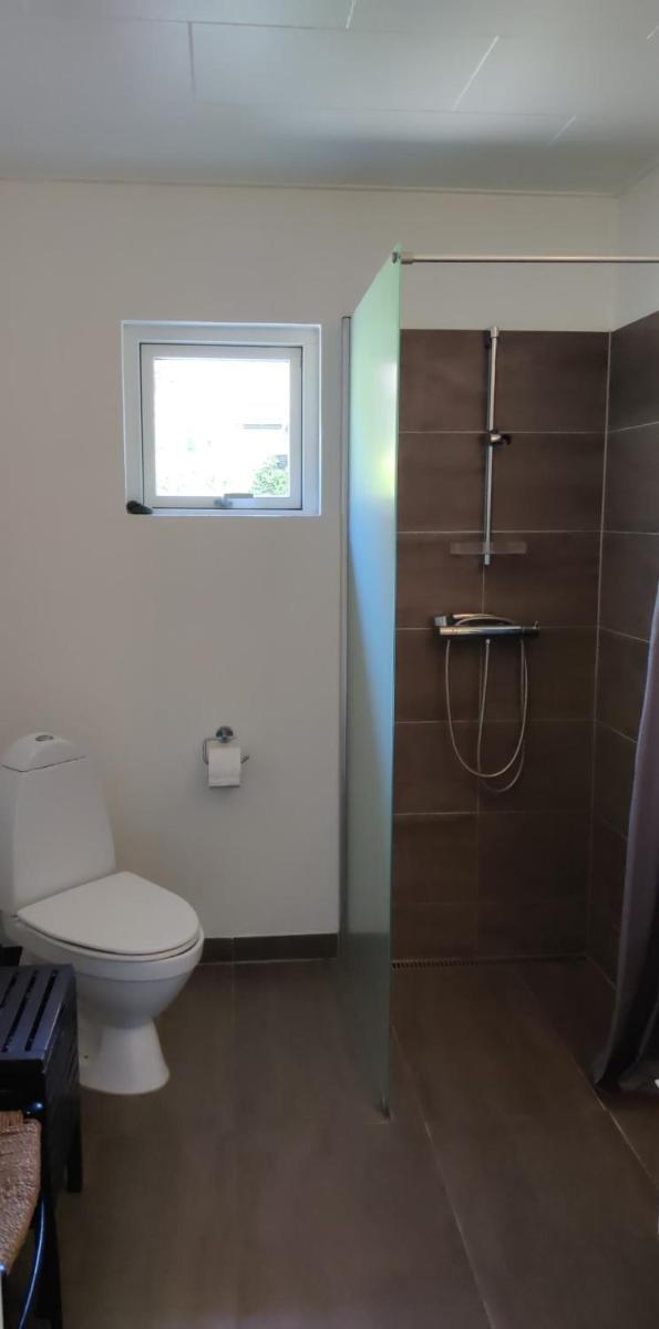 Easy Living Bed and Breakfast - Housity