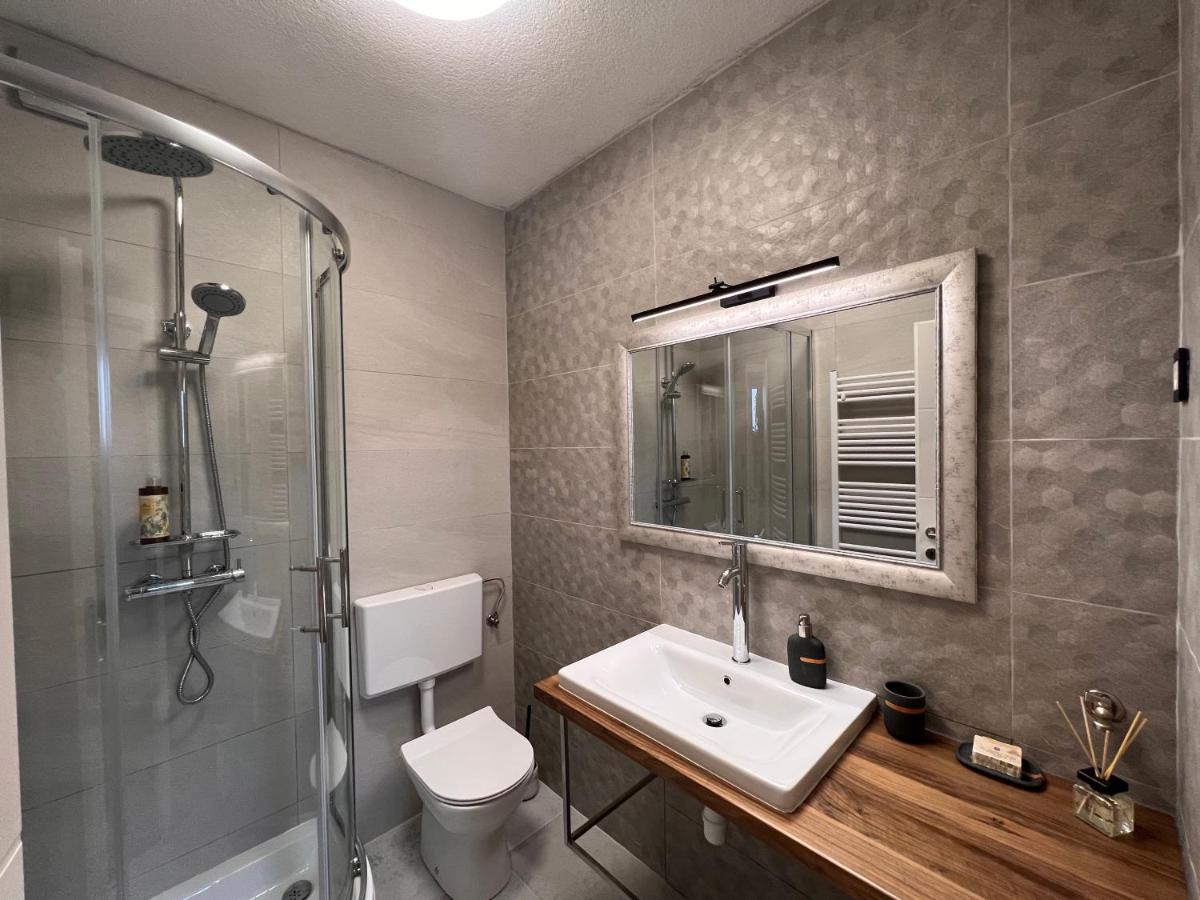 Blue View Studio - Hizvo