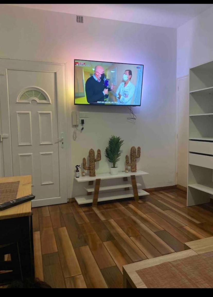 Studio meublé Tout équipé!! - Housity