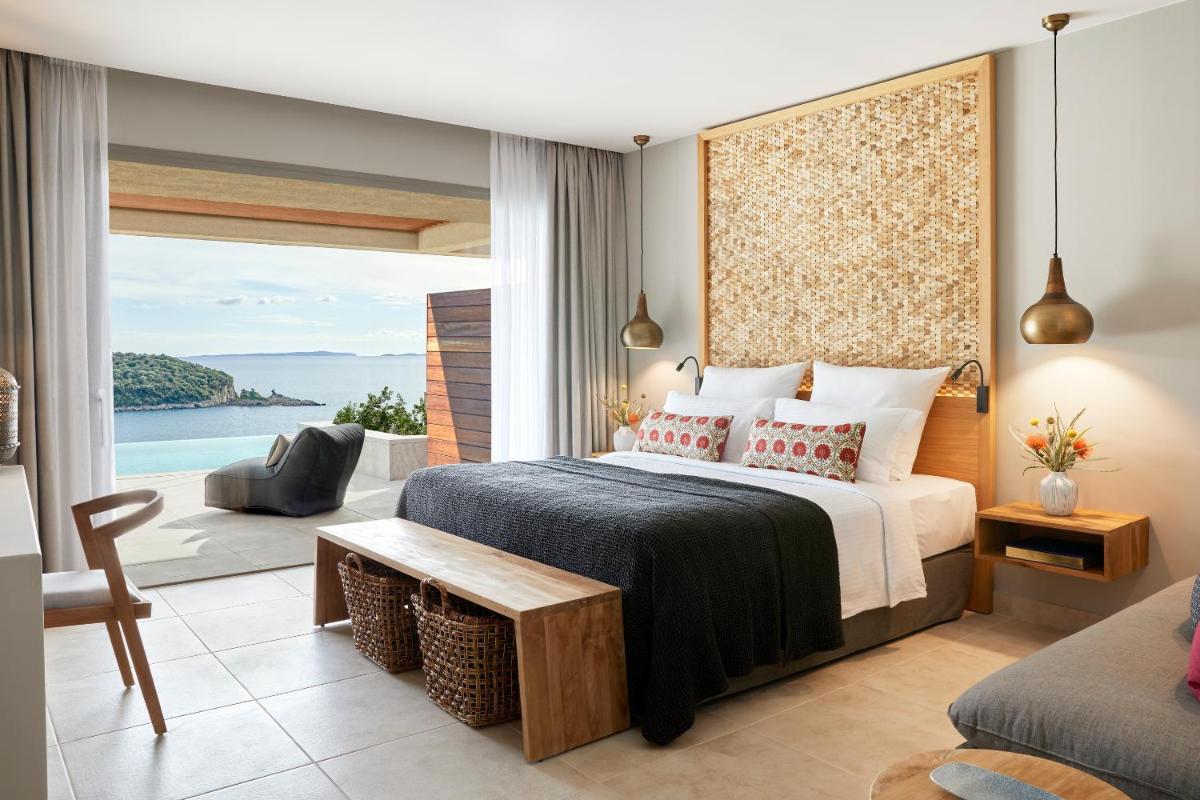 Elix, Mar-Bella Collection - Housity