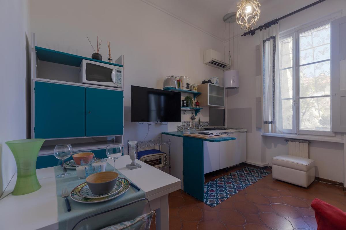 Cozy Apartment with Terrace in Piazza d'Azeglio - Housity