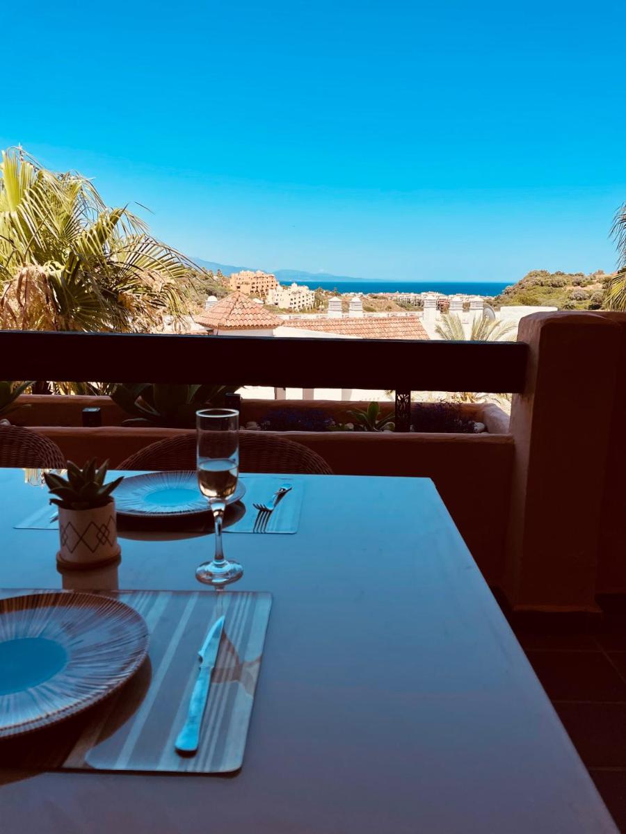 Vistas al mar en urbanización con 5 piscinas - Housity