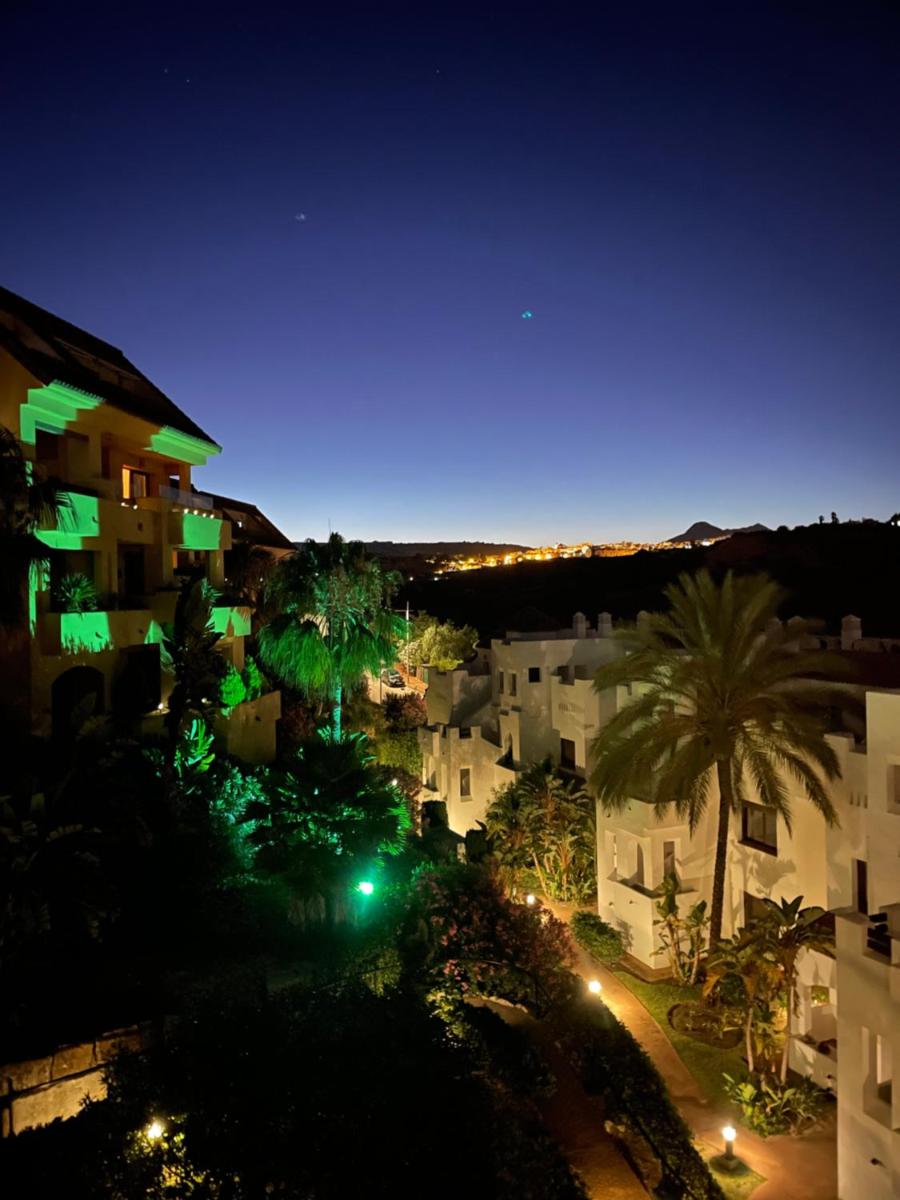 Vistas al mar en urbanización con 5 piscinas - Housity