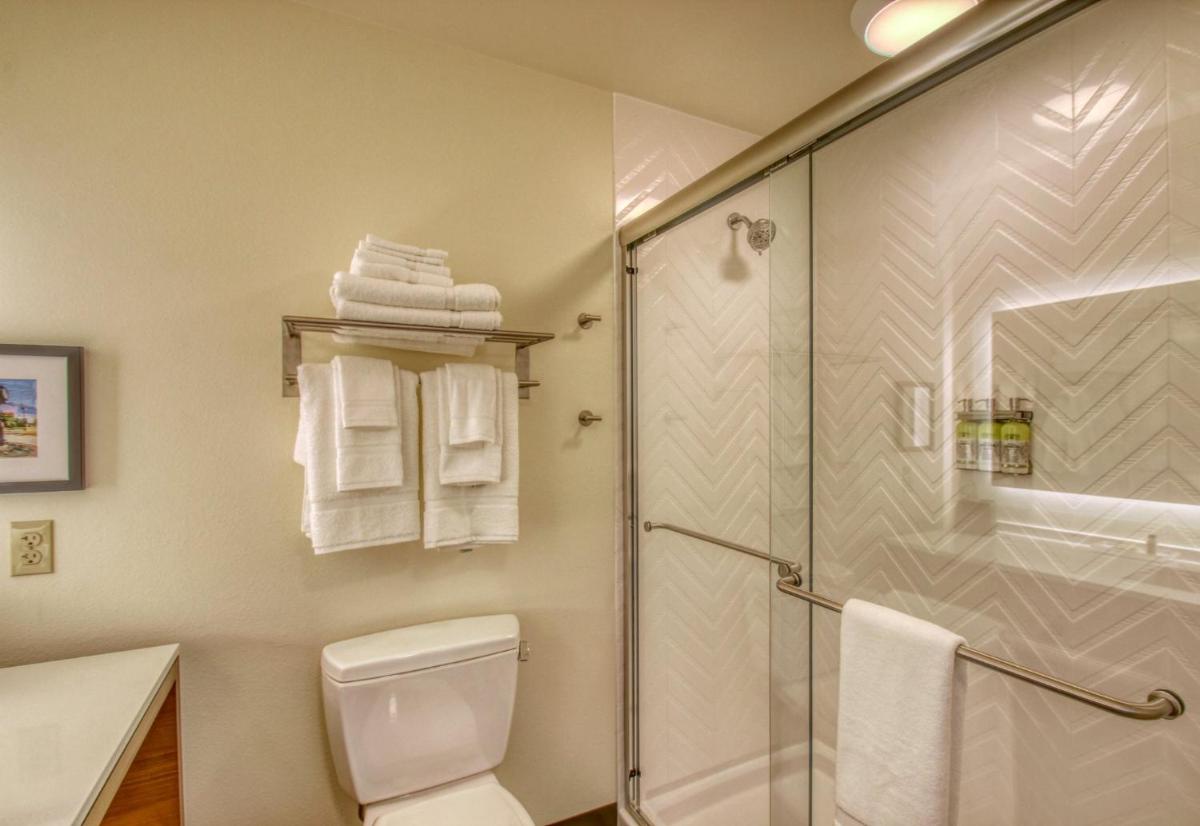 Holiday Inn - Appleton, an IHG Hotel - Housity