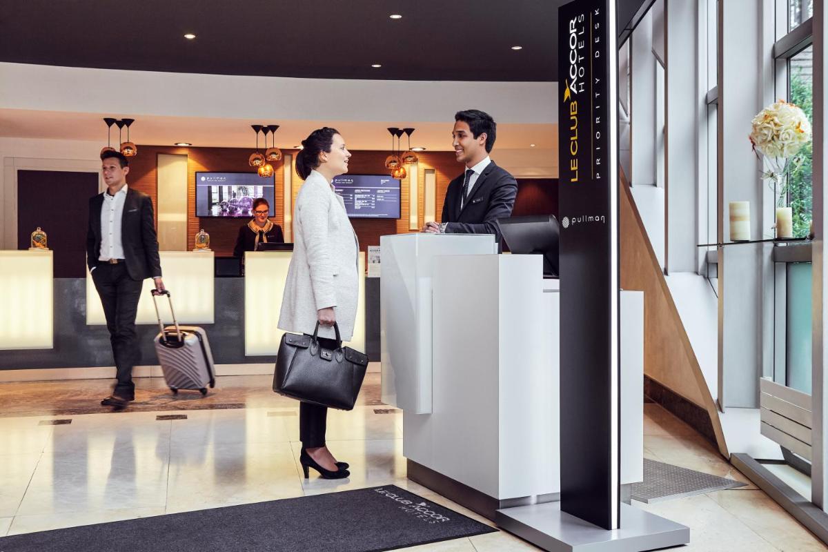 Clients de l'établissement Pullman Paris La Défense