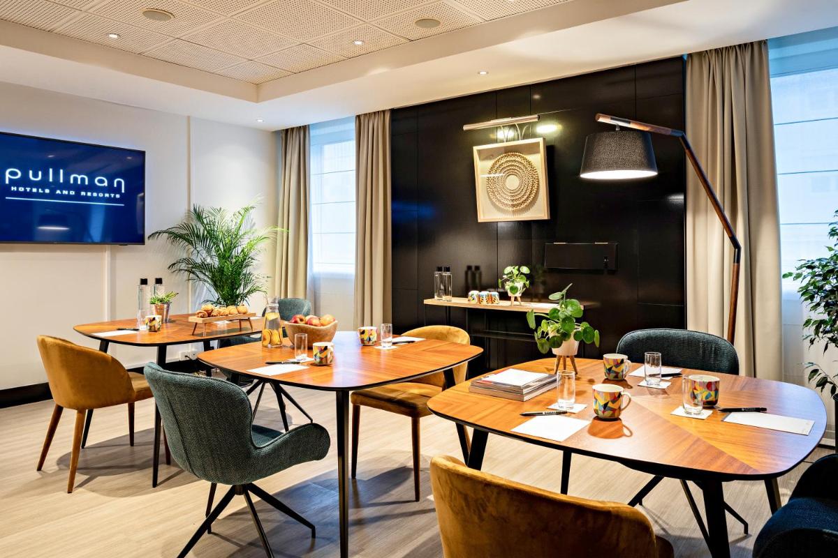 Coin salon dans l'établissement Pullman Paris La Défense