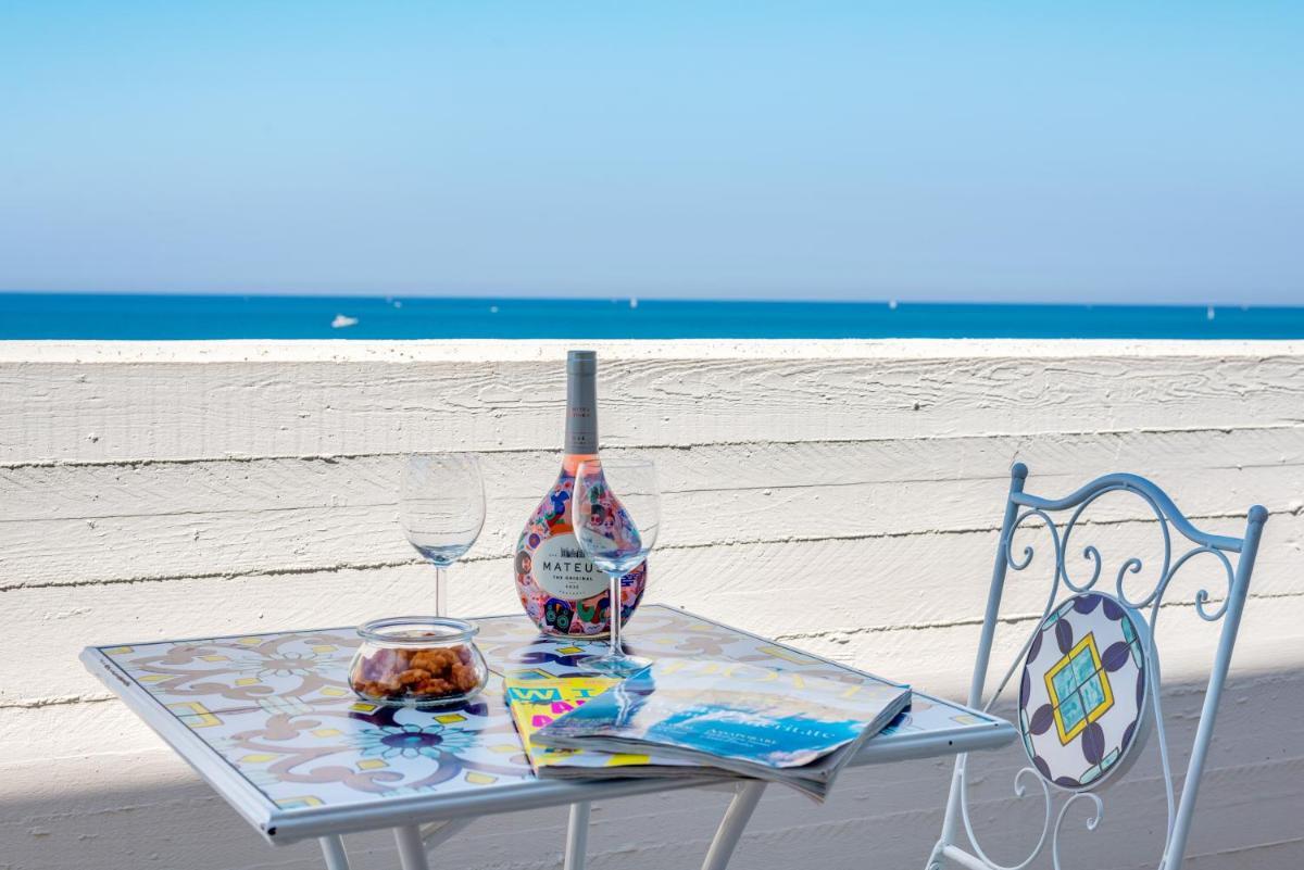 Waterfront Apartment with seaview balcony - Housity