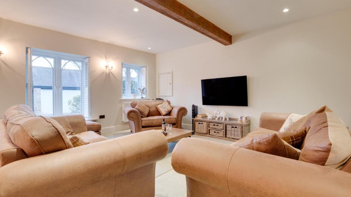 Frogmore Cottage - Housity