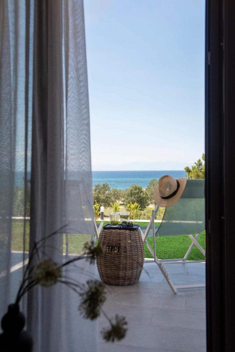 Heraclea Luxury Suites - Housity