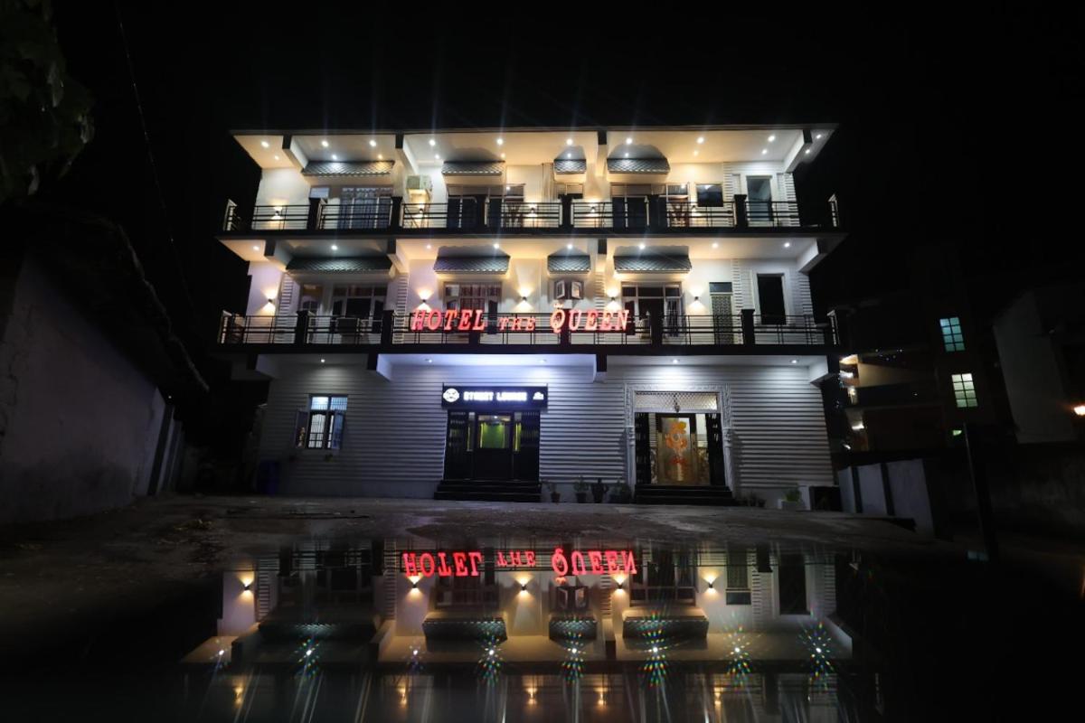 Hotel The Queen by Jal's - Housity
