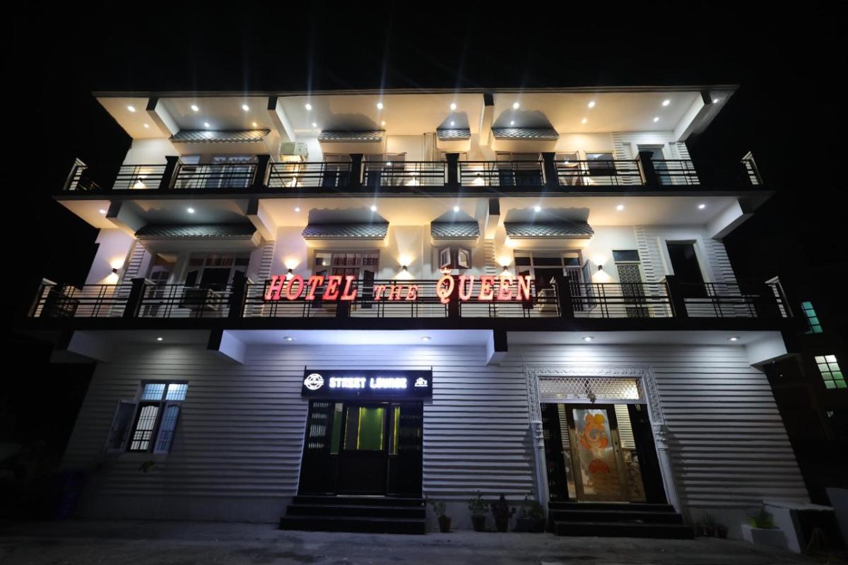 Hotel The Queen by Jal's - Housity