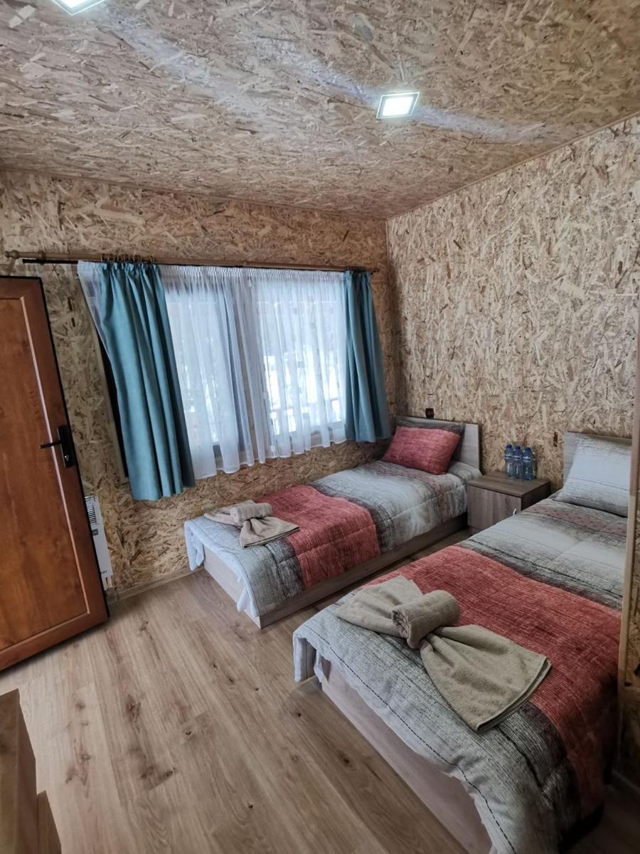 Vila diavolskata pteka - Housity