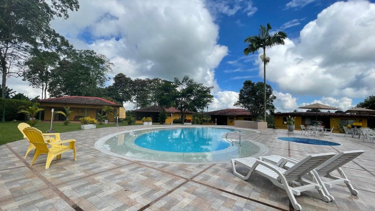 PRAGA HOTEL CAMPESTRE - Housity