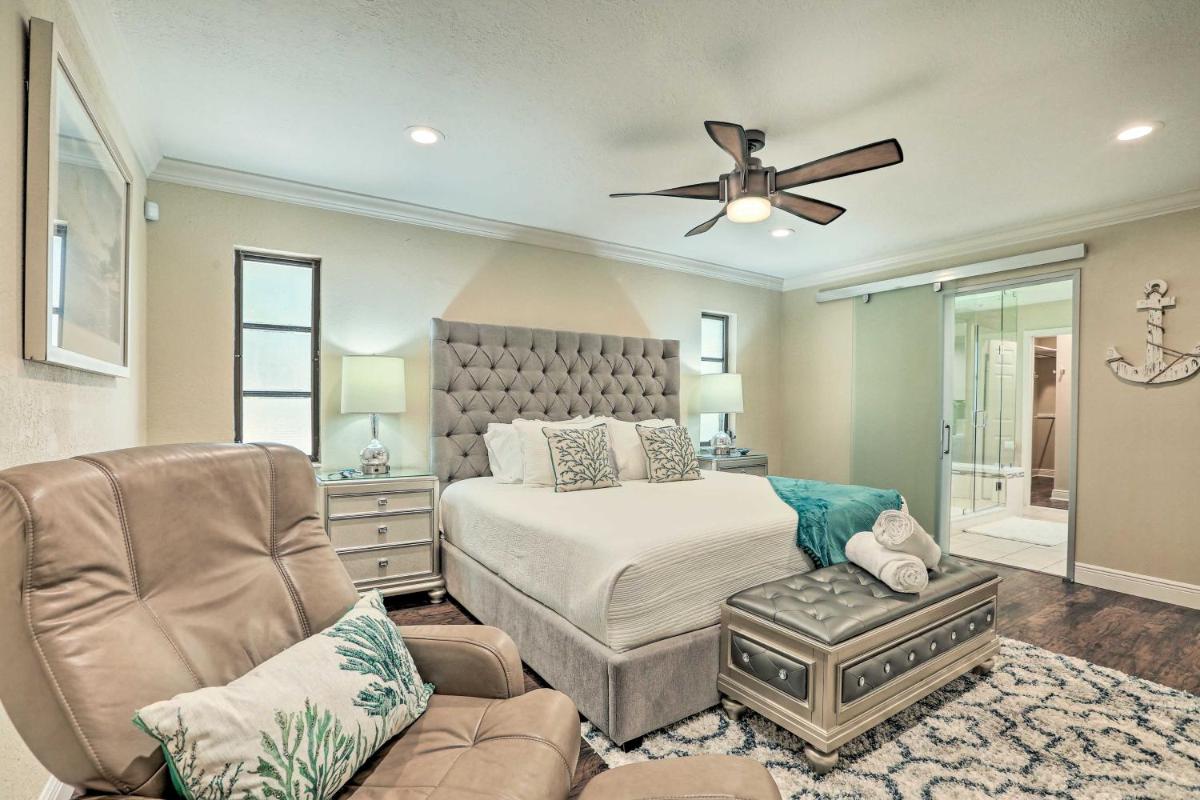 Luxe Cape Coral Escape with Pool 4 Mi to Beach - Housity