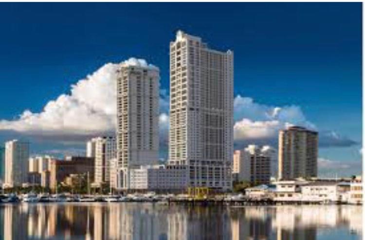 Admiral Baysuites - Housity
