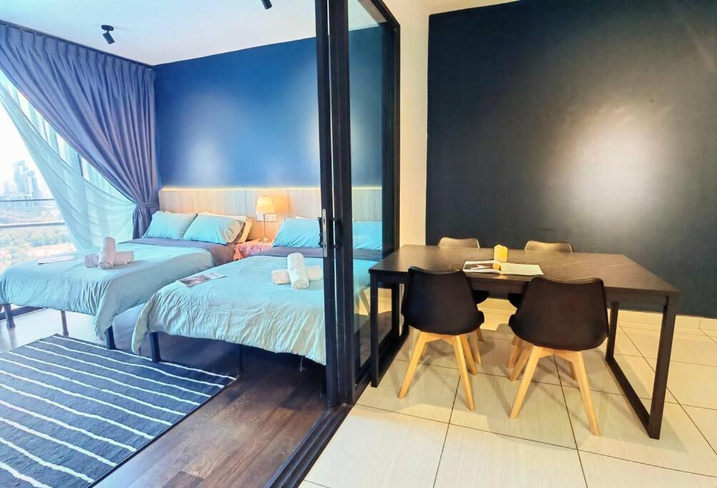 Suitetrails - 1911 Almas Suites 2Queen bed 4pax!Netflix By STAY