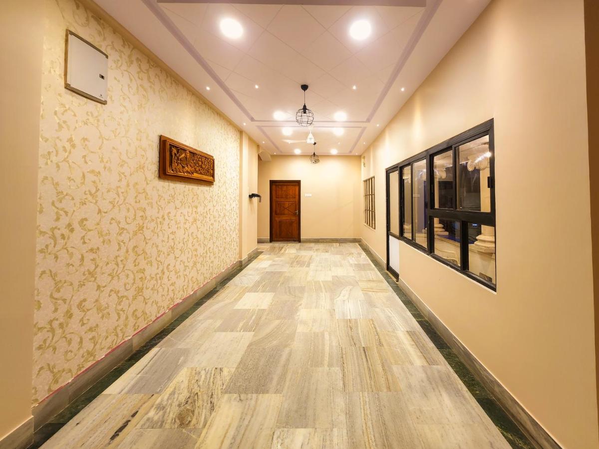 Shivani Palace Hotel, Restaurant & Party Hall - Housity