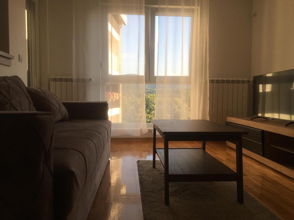 Cool Apartments with FREE PARKING - Housity
