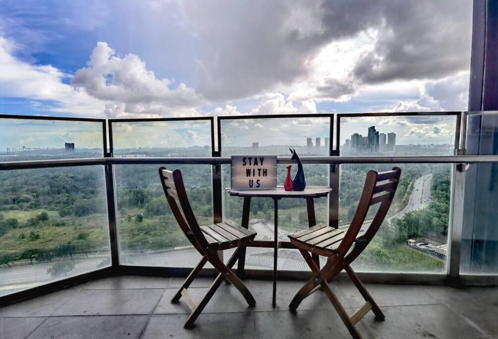 C1310 Almas Family Studio 100mbps! Netflix By STAY - Housity