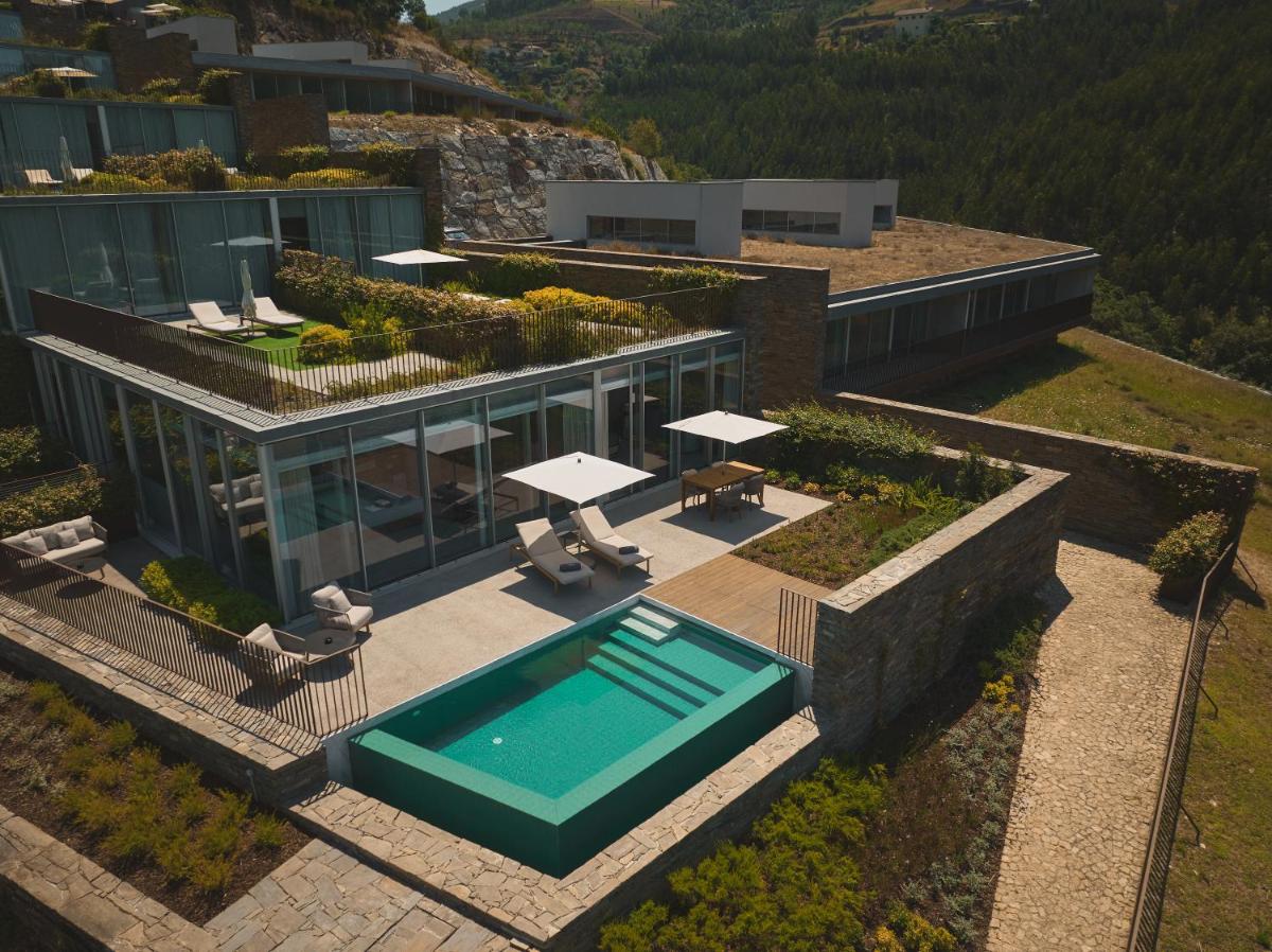 A piscina em ou perto de Octant Douro