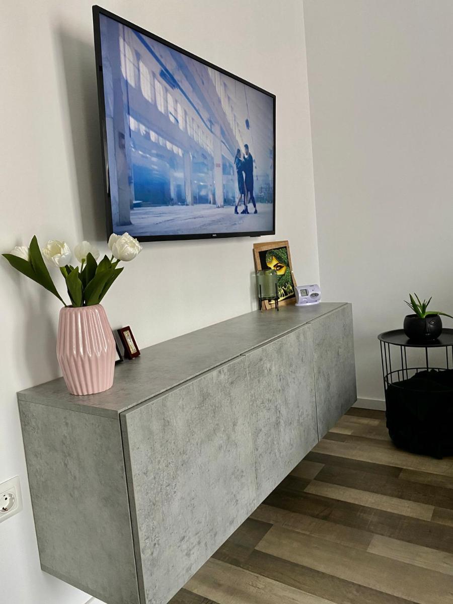 Velvet Studio - Housity