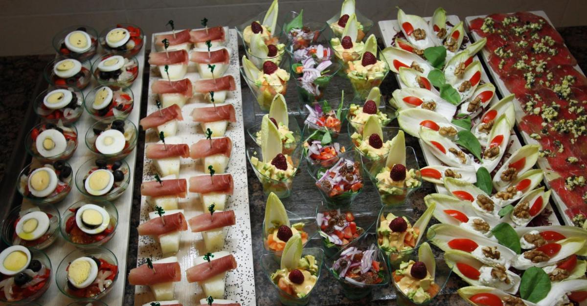 Comida en o cerca de este hotel