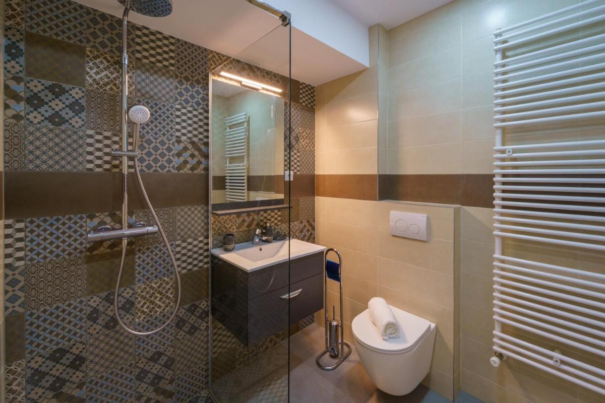 Main square 5 star luxury apartment with view - Housity